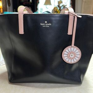 Kate Spade New York Black/Pink Purse with Pink/White Daisy Accent